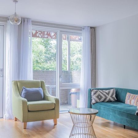 דירות Brand New London Flat With Car Park מראה חיצוני תמונה