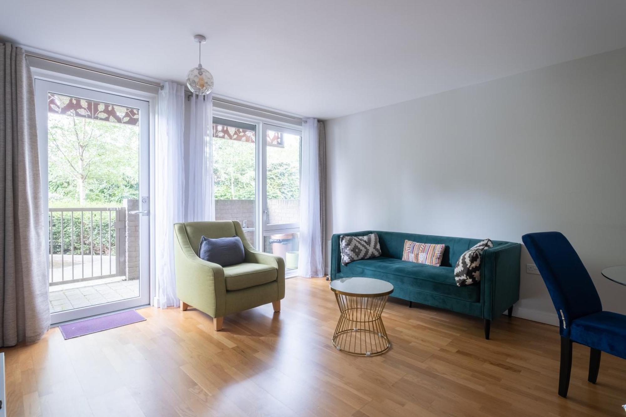 דירות Brand New London Flat With Car Park מראה חיצוני תמונה