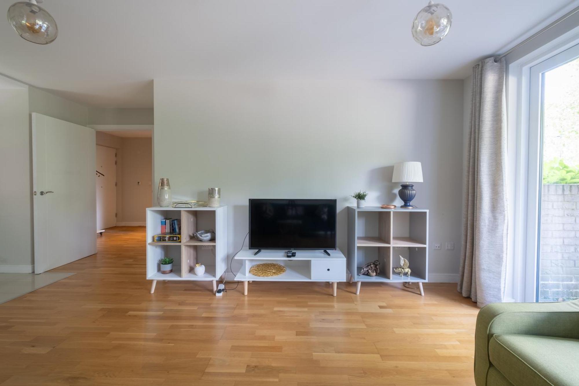 דירות Brand New London Flat With Car Park מראה חיצוני תמונה